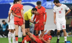 Tiền vệ Indonesia: 'Cầu thủ Trung Quốc chỉ biết nằm sân câu giờ'